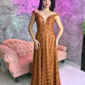 vestido longo marrom dourado