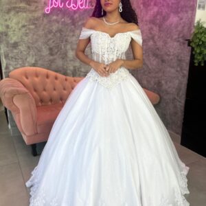 Vestido de Noiva Longo Branco com Detalhes em Renda